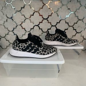 Adidas swift run sneakers - animal print